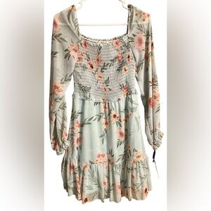 Hostess Pick ☄️💥🥳Takara Green and Pink Dress with Elegant Design
